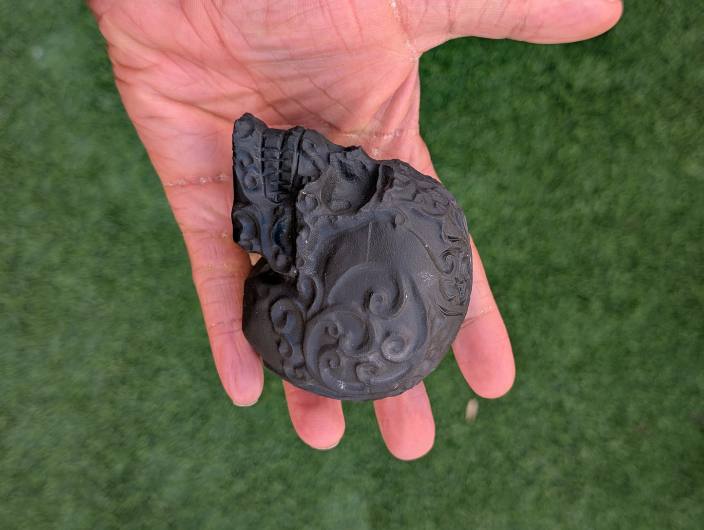 Matte Obsidian Skull Carving – 3"